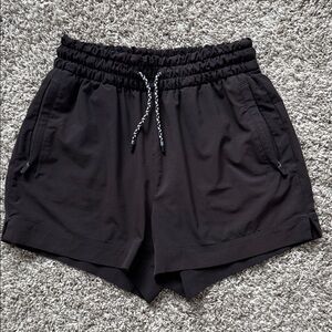 Athleta Play More shorts size M 10-12
